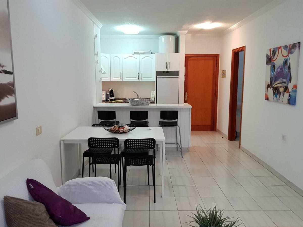 Alquilaencanarias-Medano Colon Center, Near The Beach El Médano Екстериор снимка